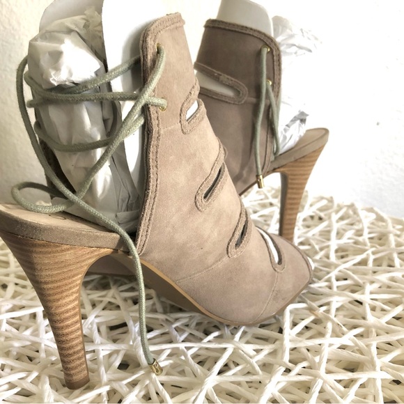 Seychelles “Play Along”- ✨Genuine Suede Leather Lace Up Gladiator Heels!✨ - Picture 2 of 6